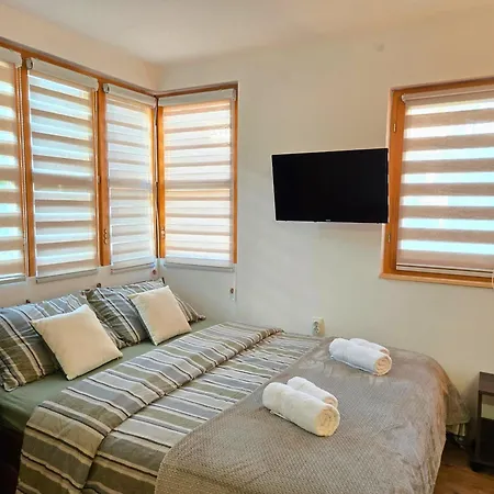 Airport - Lucia * Belgrad